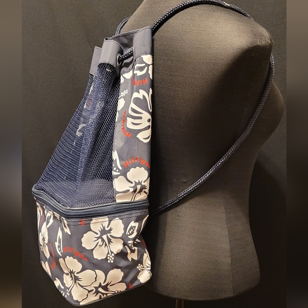 BN/Rare 2in1 cooler/backpack"Tommy Hilfiger" 1990's use at pool? Beach? Camping?